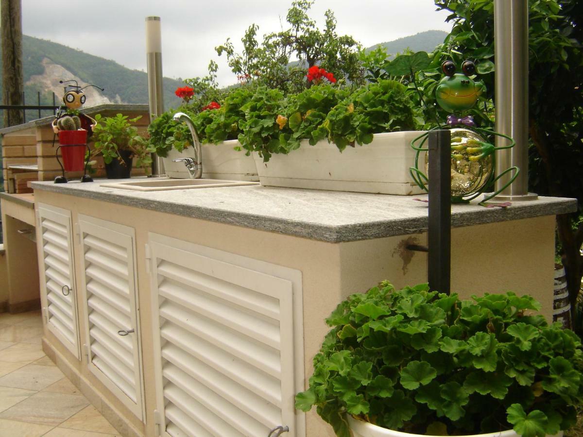 La Dolce Vita B&B นอลี ภายนอก รูปภาพ