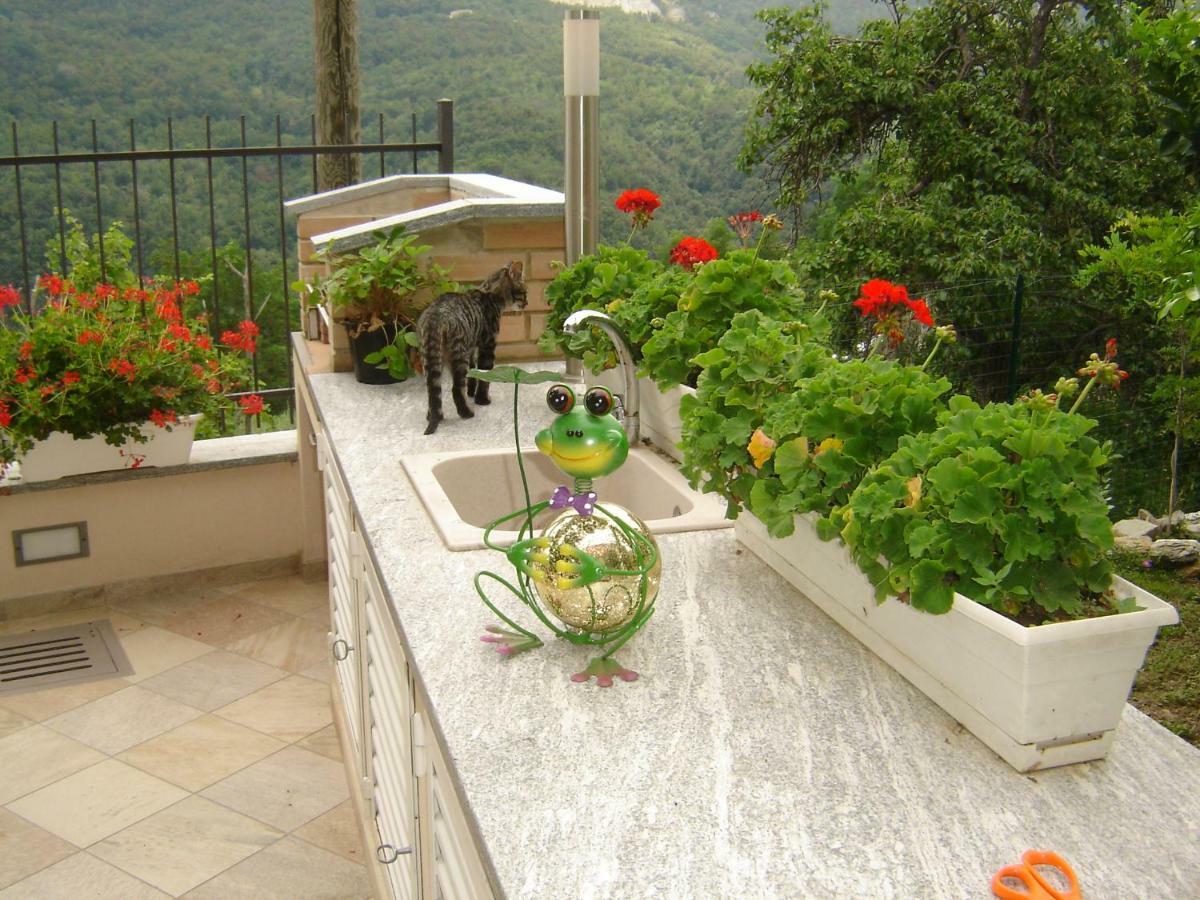 La Dolce Vita B&B นอลี ภายนอก รูปภาพ