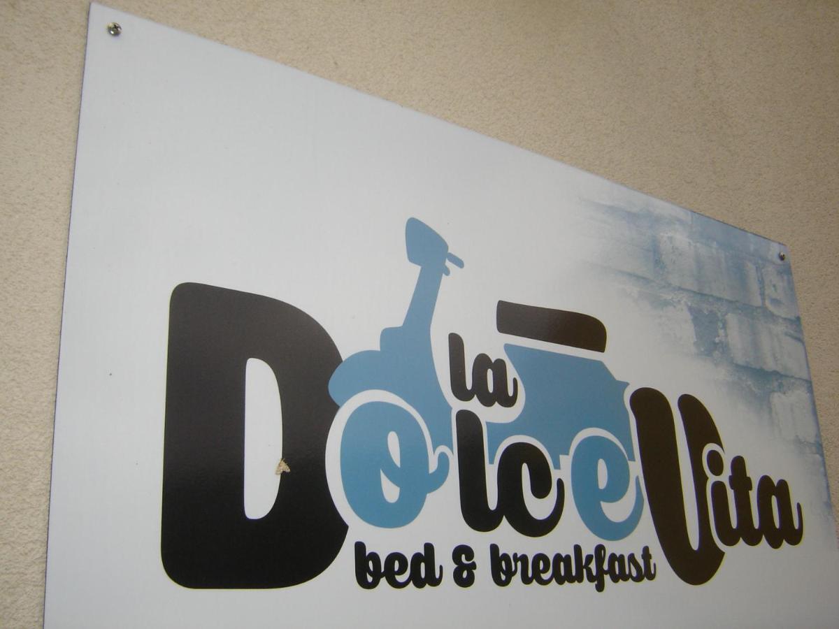 La Dolce Vita B&B นอลี ภายนอก รูปภาพ
